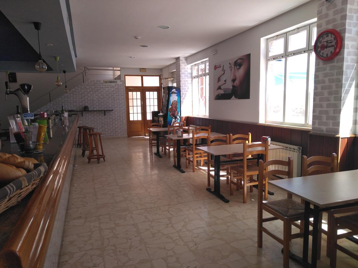 Hostal El Tropezon Matallana de Valmadrigal Extérieur photo