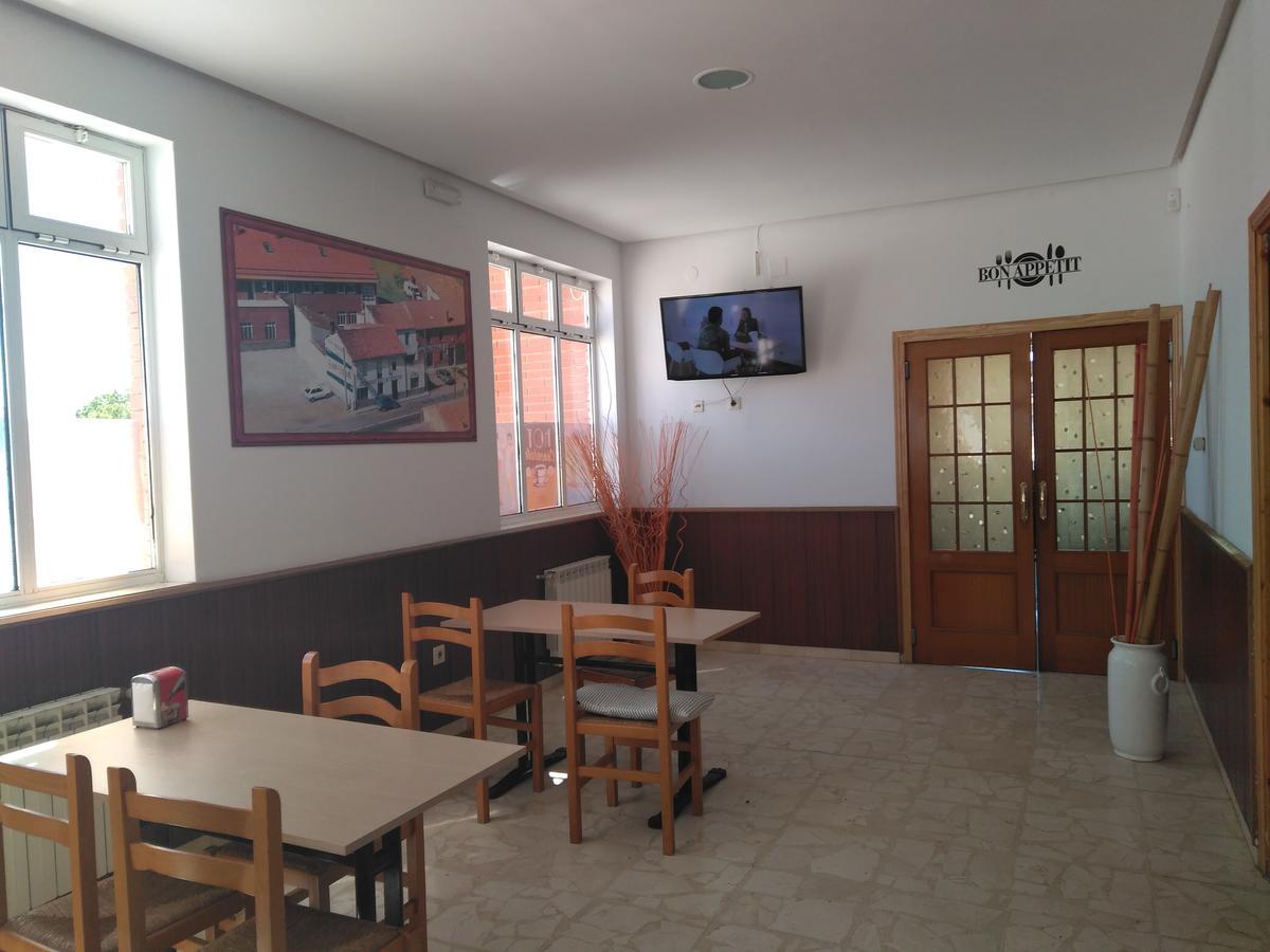 Hostal El Tropezon Matallana de Valmadrigal Extérieur photo